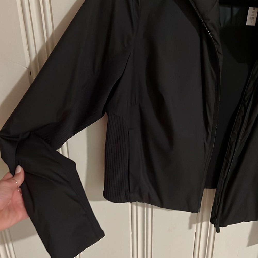 Lululemon Jacket - Soft Matte Insulated Cropped J… - image 6